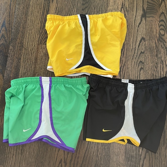 Set of 3 Nike running shorts size Girls L. Minor wear on all 3. - Picture 8 of 10